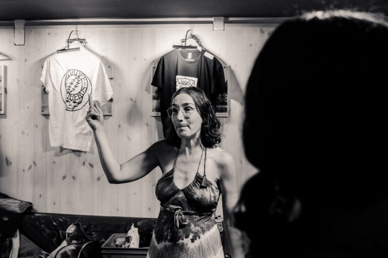 Merch-bw